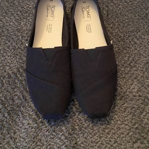 Toms